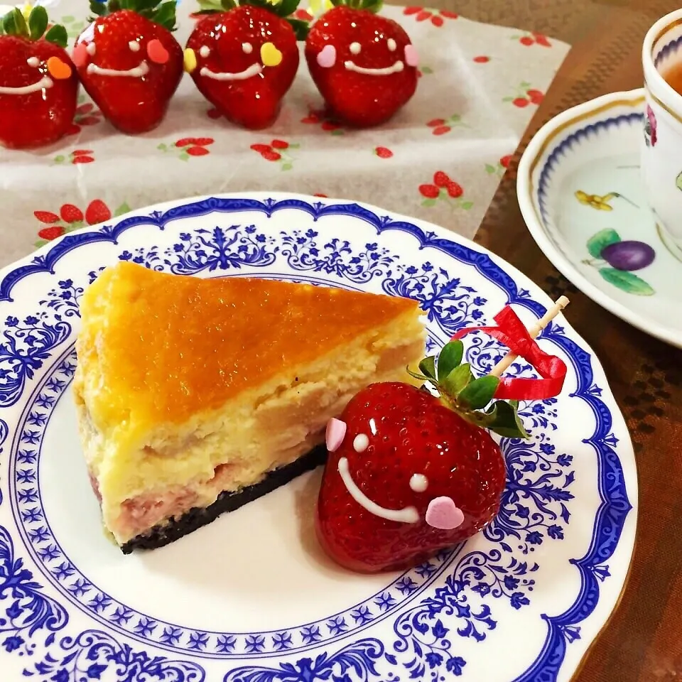 いちごとバナナのチーズケーキといちご飴|いっこさんさん