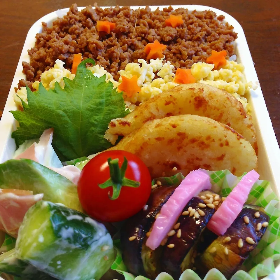 そぼろ弁当|山田 奈味　Instagram ＊nmymd369さん