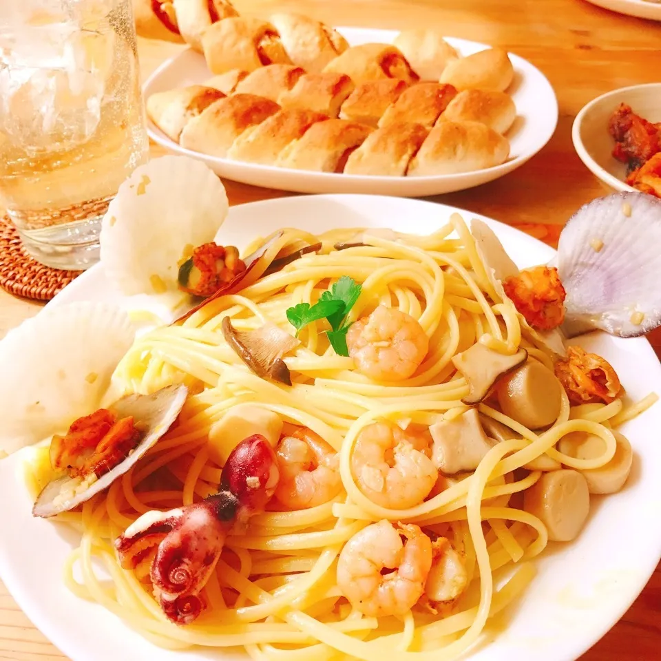 Snapdishの料理写真:ホタテ稚貝とエリンギのワインソースパスタ|Ruotoさん