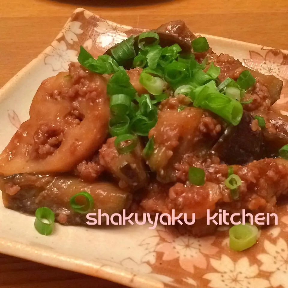 Snapdishの料理写真:レンコンなすびの味噌甘辛炒め☆彡|shakuyaku33443344さん