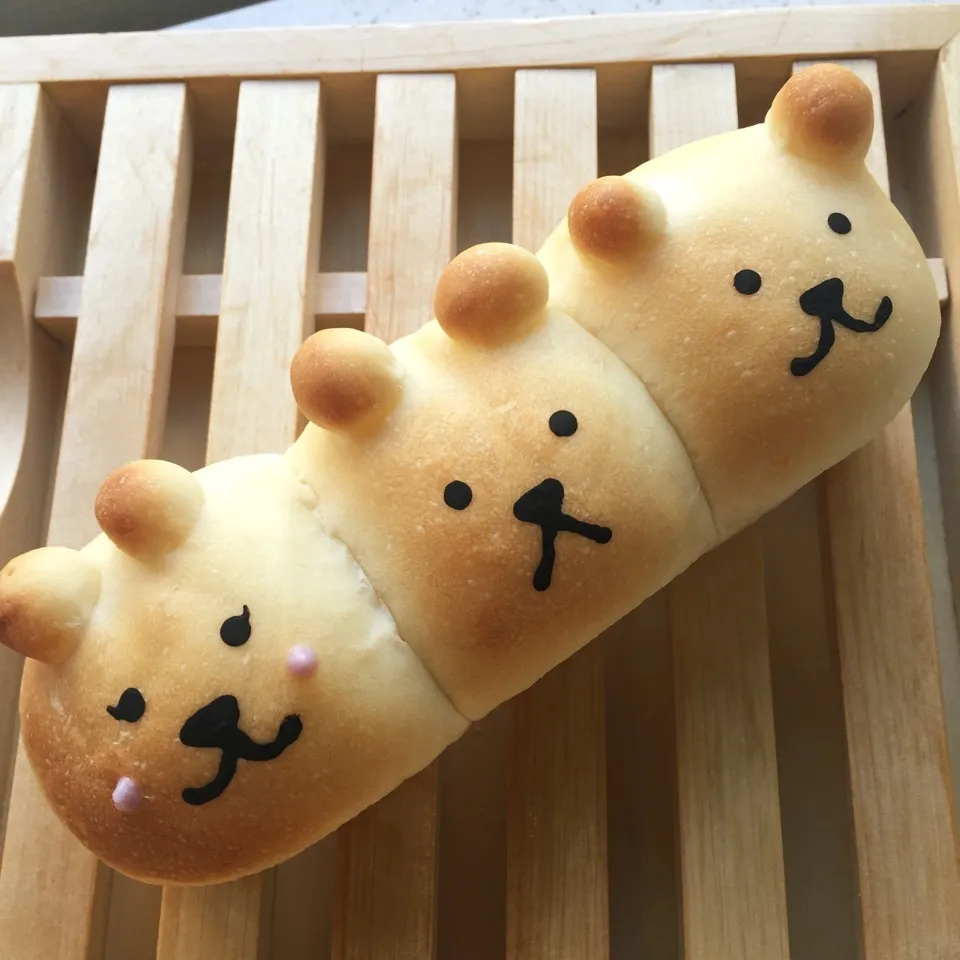 Snapdishの料理写真:チーズとチョコ入りのちぎりパン！キュートなニコちゃんハピバ！|らぴすらずり(らぴ)さん