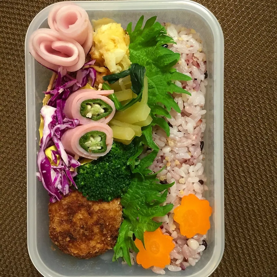 中2弁当 まだまだバラ巻きがうまくいかない…|らぴすらずり(らぴ)さん