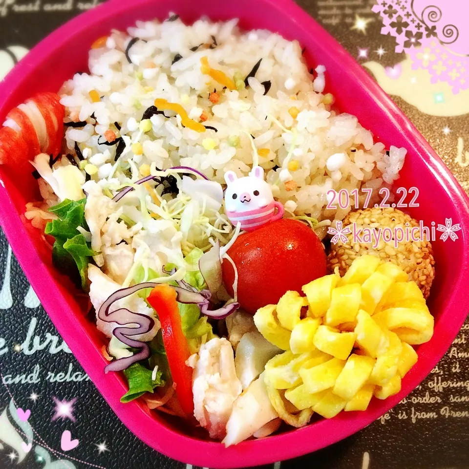 Snapdishの料理写真:【飯研】お弁当部❤簡単❤ほんだしひと袋の炊き込みご飯|Kayopichiさん