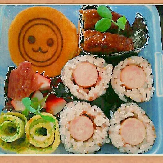 Snapdishの料理写真:中学生弁当 ソーセージ細巻き|らぴすらずり(らぴ)さん