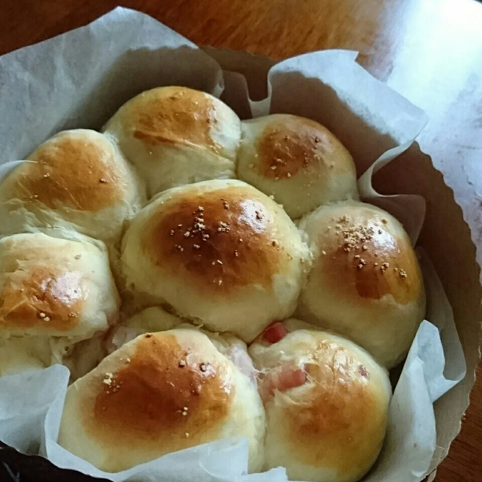 百均のスポンジケーキカップでベーコンチーズちぎりパン☺|おれくっしゃんさん