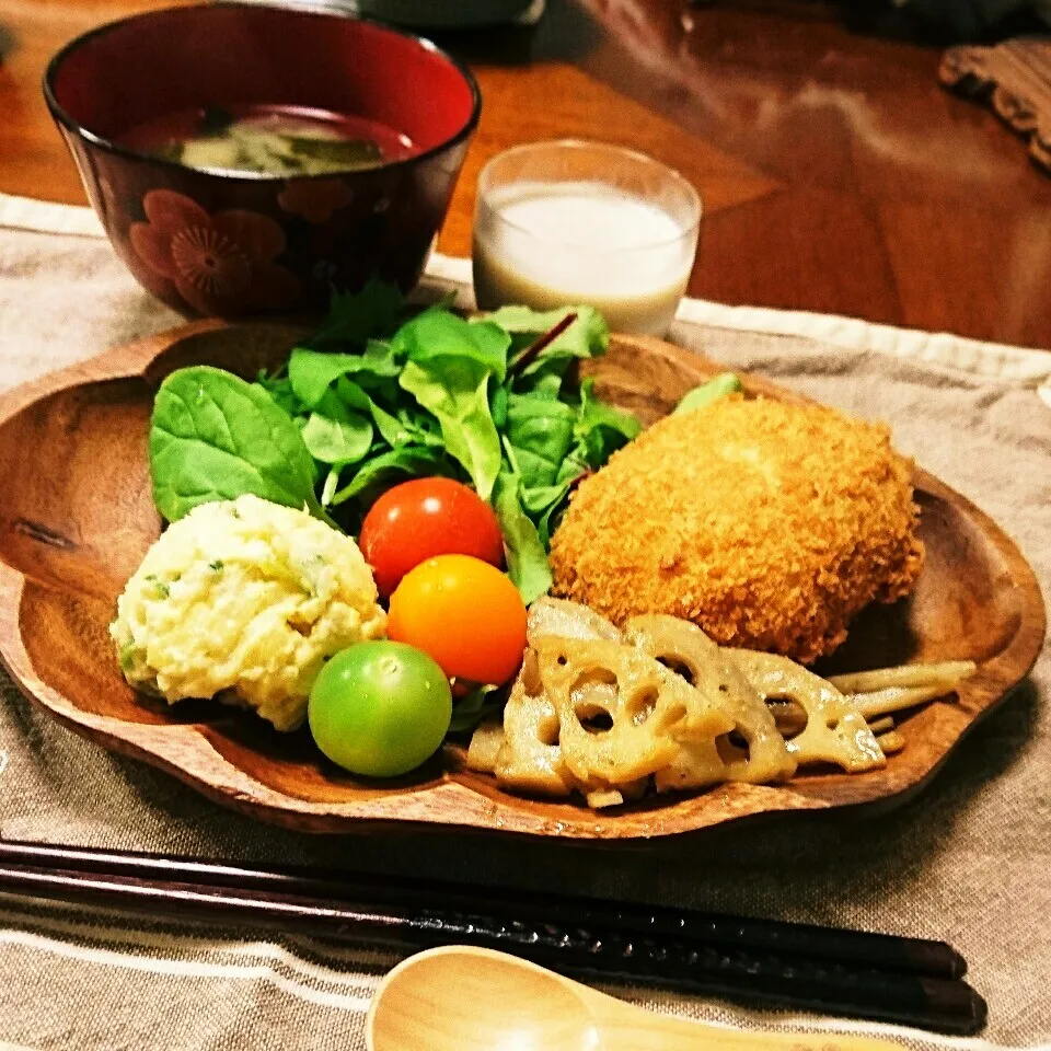 里芋コロッケとリンゴ入りポテトサラダと里芋プリンの晩御飯～|おれくっしゃんさん