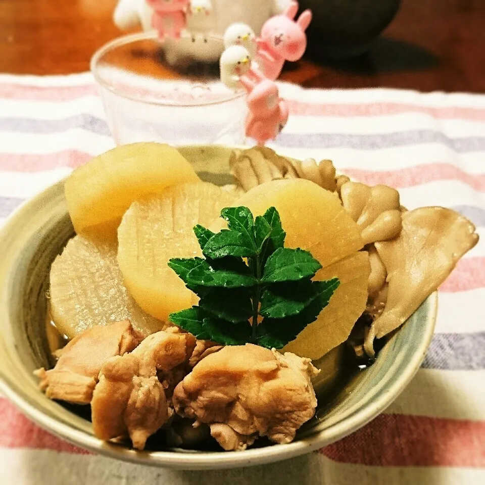 鶏と舞茸と、しみしみ大根炊いたん♪|おれくっしゃんさん