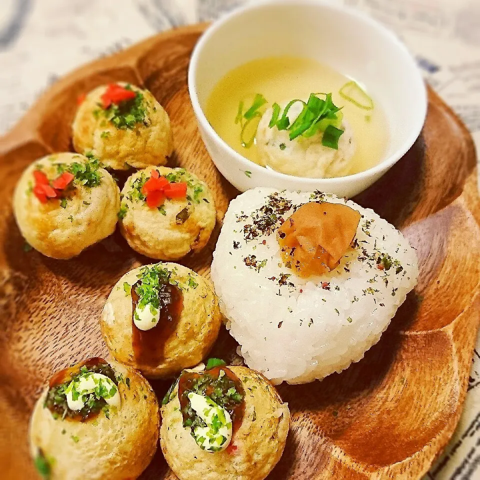 マヨソース味&醤油味たこ焼と明石焼きとおにぎりの炭水化物ご飯|おれくっしゃんさん