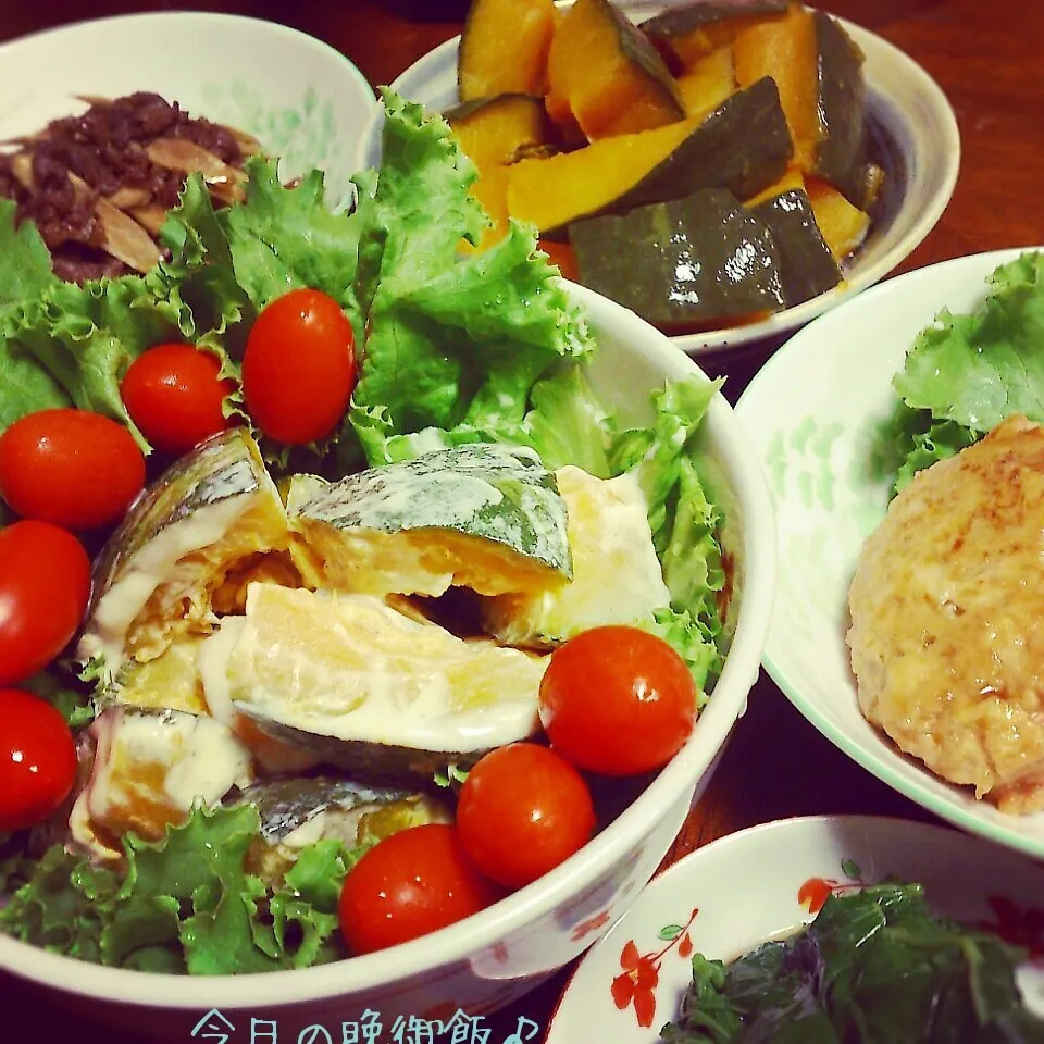 かぼちゃサラダと煮物と、鶏豆腐ハンバーグと牛肉牛蒡の炊いたん|おれくっしゃんさん