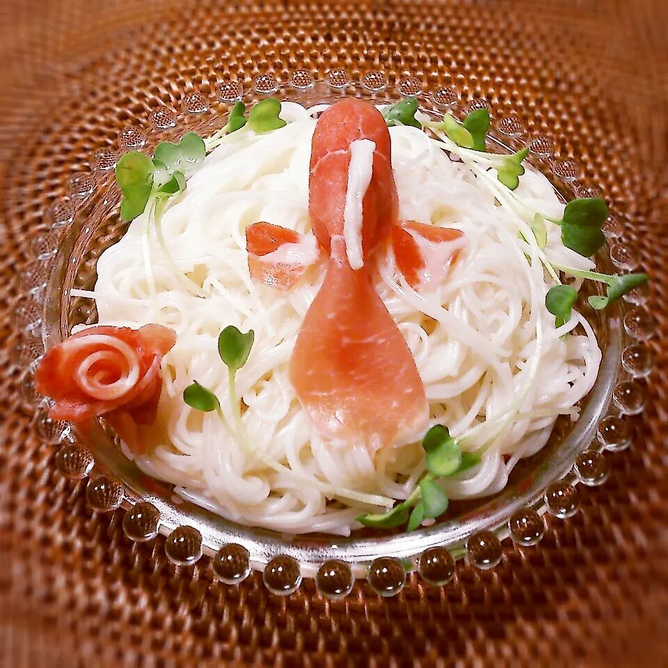 真似っこ"金魚が泳ぐ冷やし素麺"♬|おれくっしゃんさん