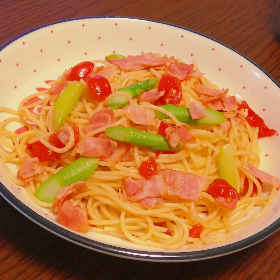 アスパラとベーコンのトマトパスタ♪|miho310さん