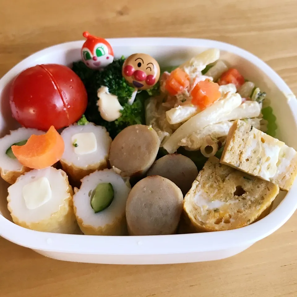 Snapdishの料理写真:米を食べなくなった娘のお弁当|ちくわぱん子さん