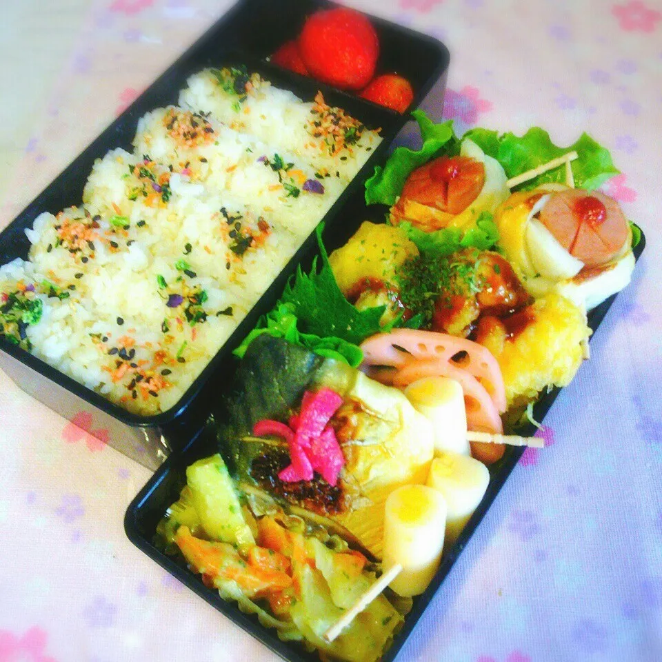 Snapdishの料理写真:昨日の旦那の夜勤のお弁当♪|ぷーはるひゅうさん