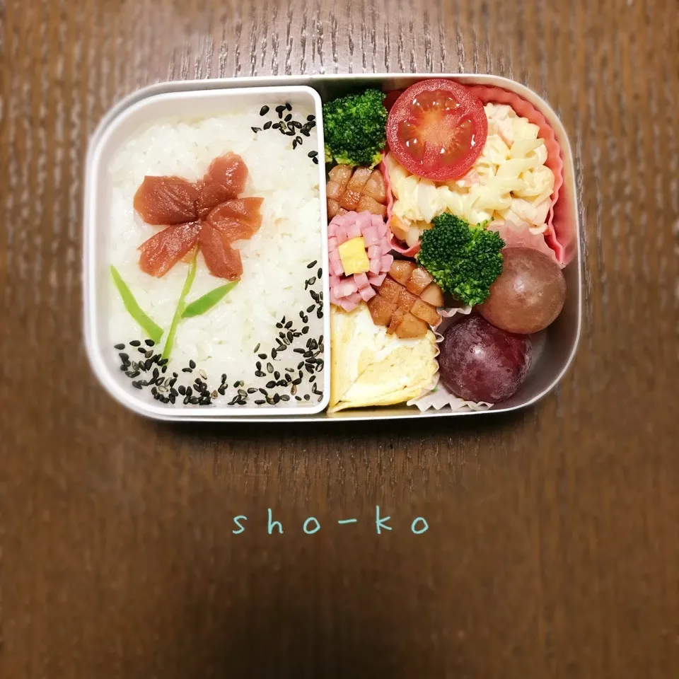 梅干しお花のお弁当🌸|sho-koさん