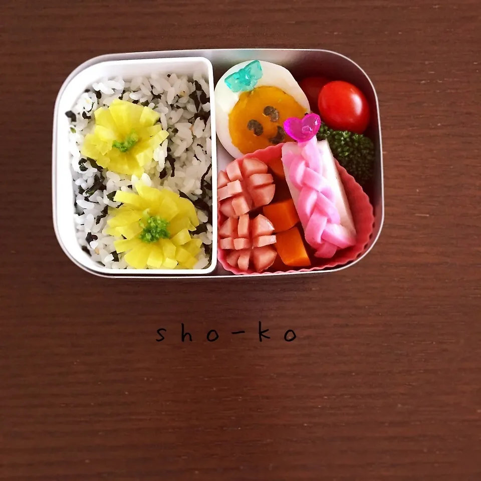 ワカメご飯のお花お弁当|sho-koさん