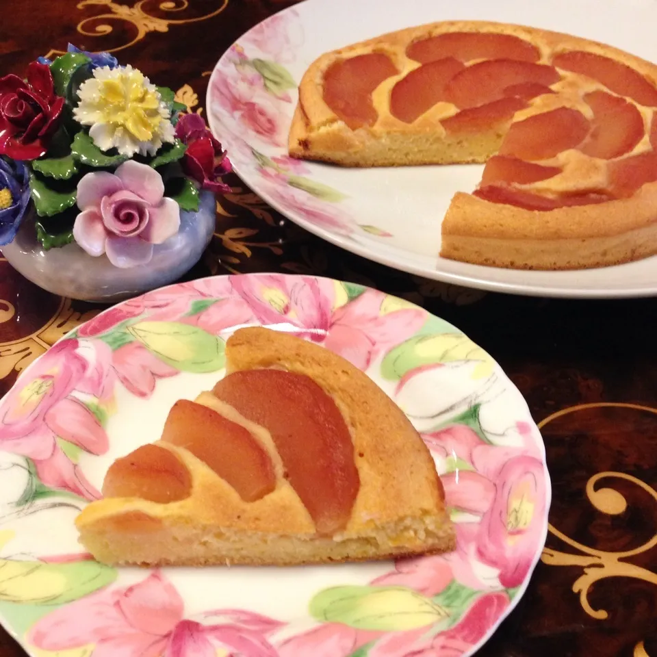 Snapdishの料理写真:☆アップルコンポート＊おからパウダーケーキ☆|henryさん