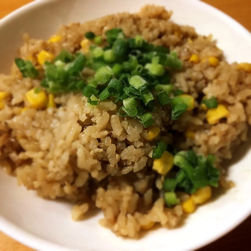 焼き肉のタレで炊き込みご飯|しのしおさん