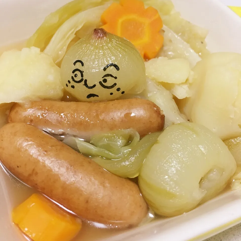 Snapdishの料理写真:8月31日…野菜の日！丸ごとペコロススープ♥︎あれ？永沢くん|kewpieさん