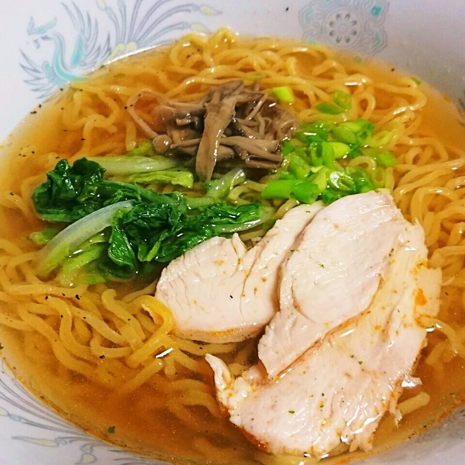 手作り鶏ハムと鶏だしラーメン|ぽよさん