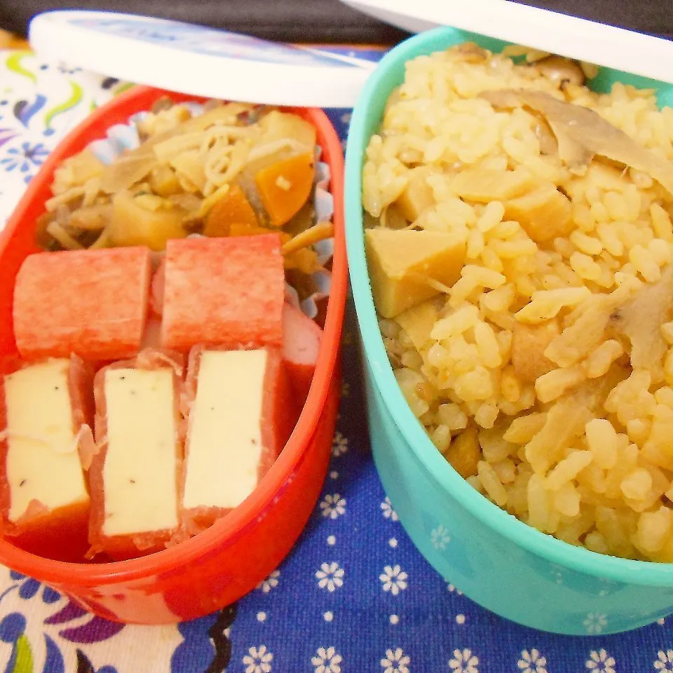 Snapdishの料理写真:たけのこご飯お弁当|ぽよさん