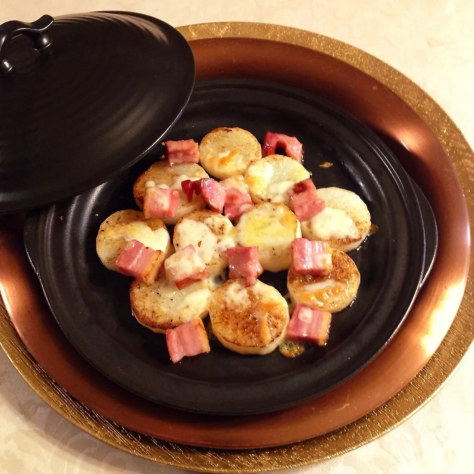 Snapdishの料理写真:♪大和芋とベーコンのチーズ焼き♪|henryさん