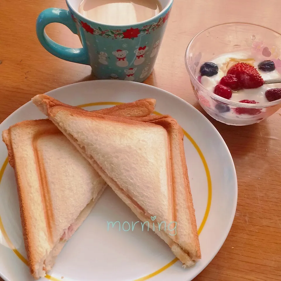 Snapdishの料理写真:たまごのホットサンド|みぃたんさん