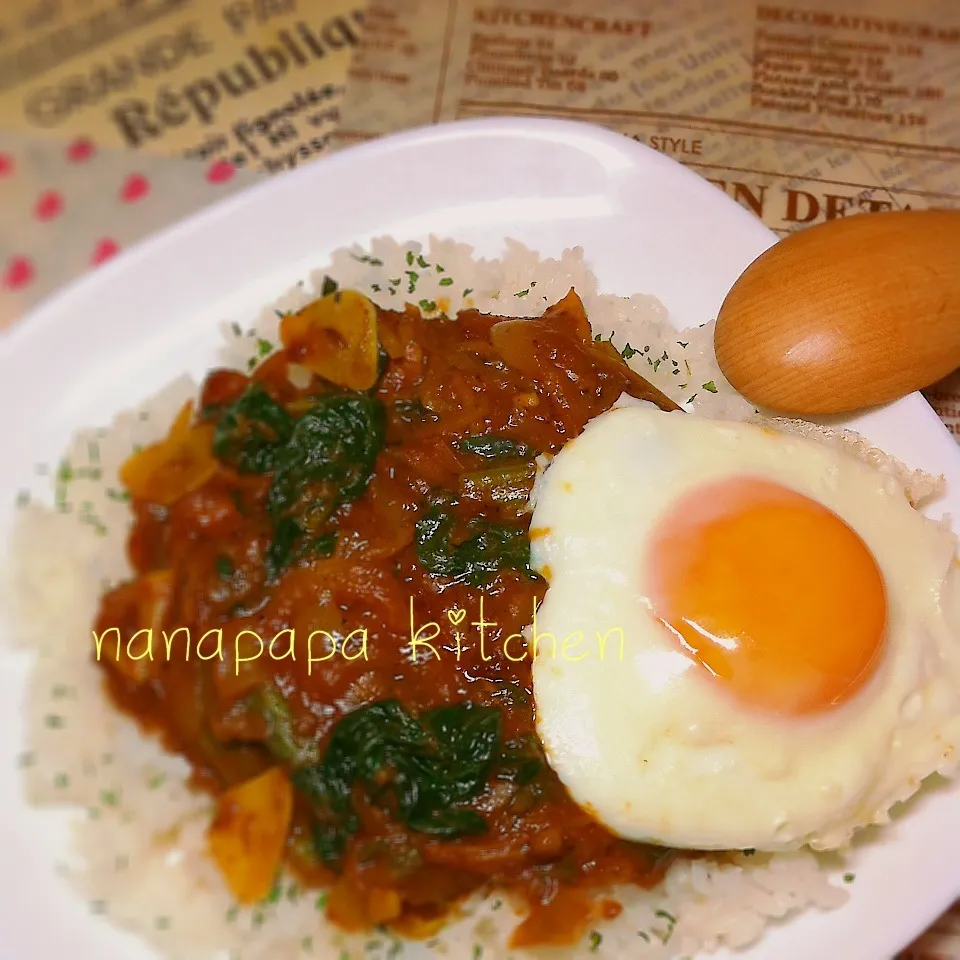 チキンとほうれん草のトマトカレー♡|nanapapa kitchenさん