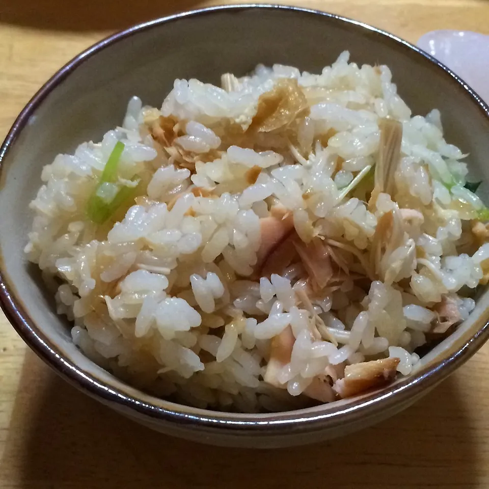 鮭とエノキの炊き込みご飯|みぃたんさん