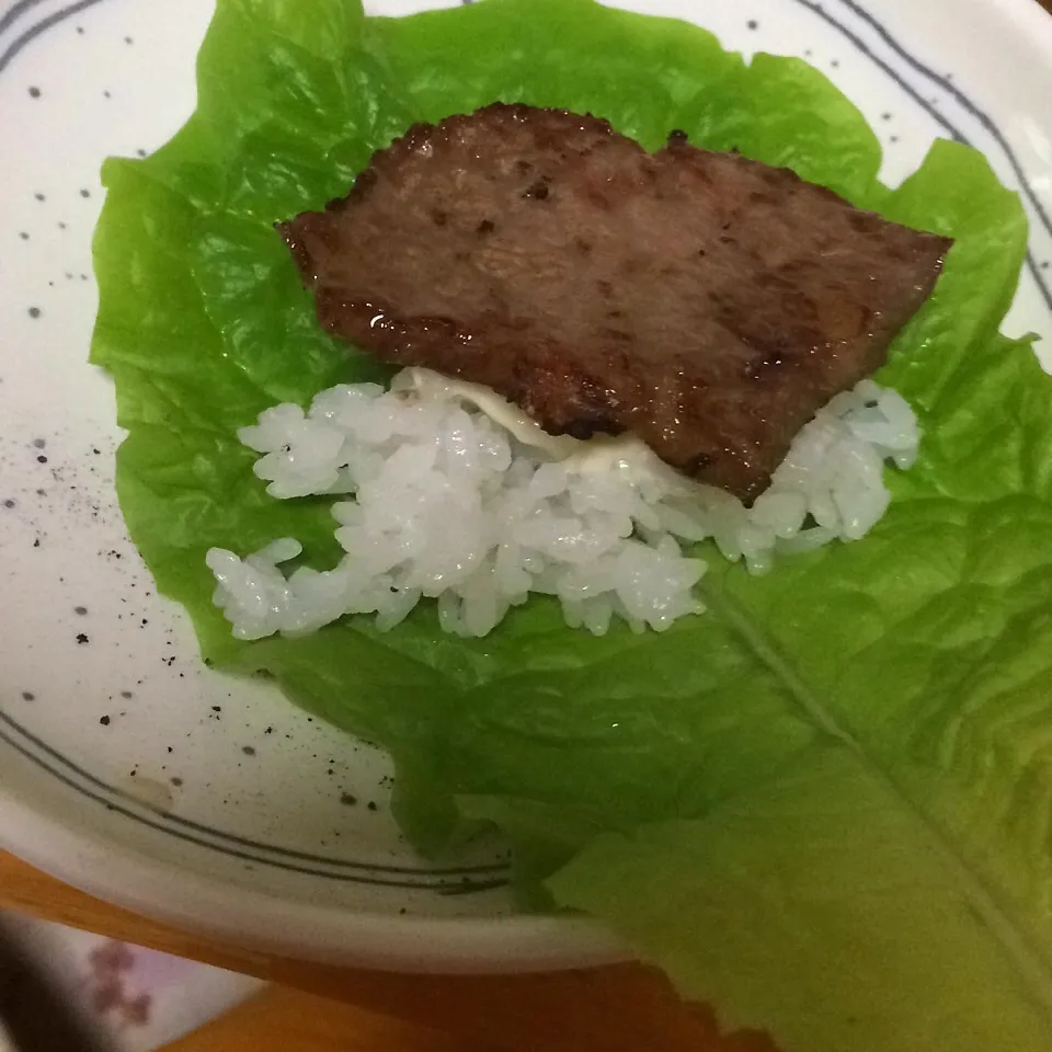 カルビ焼肉サンチュ巻|みぃたんさん