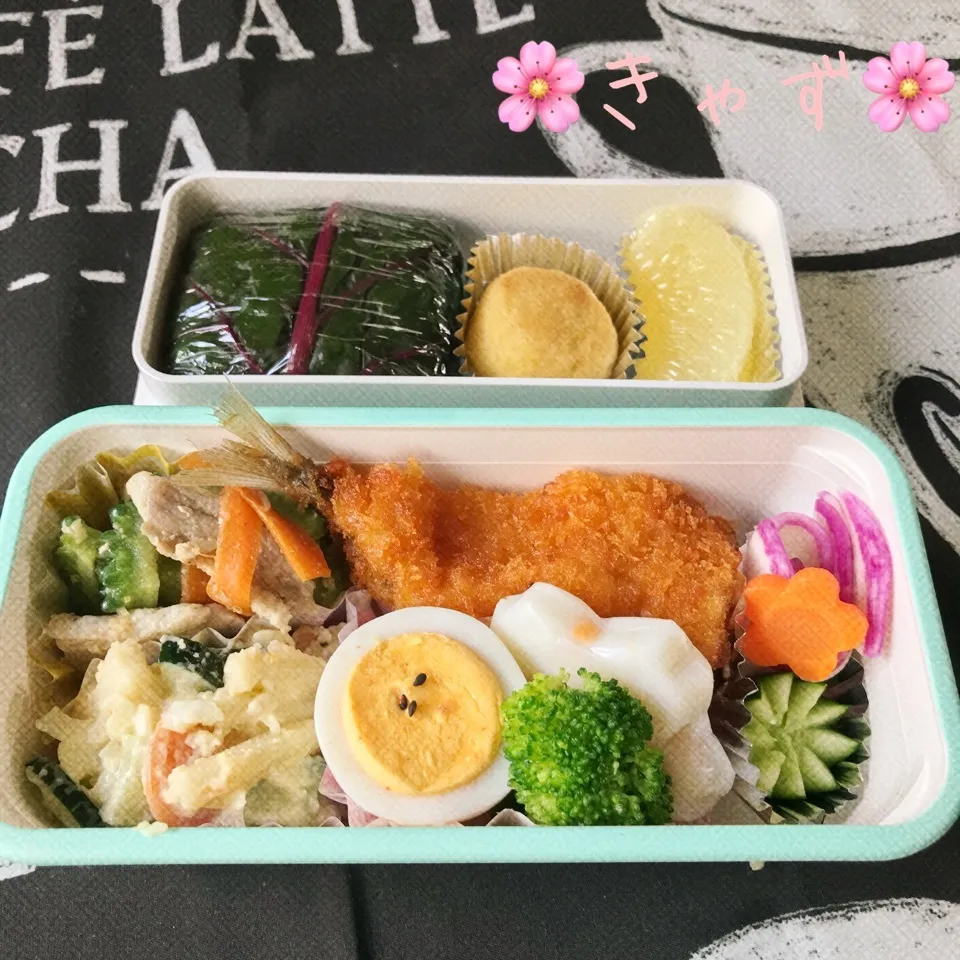 今日の娘お弁当🍱スイスチャードおにぎり|きゃずさん