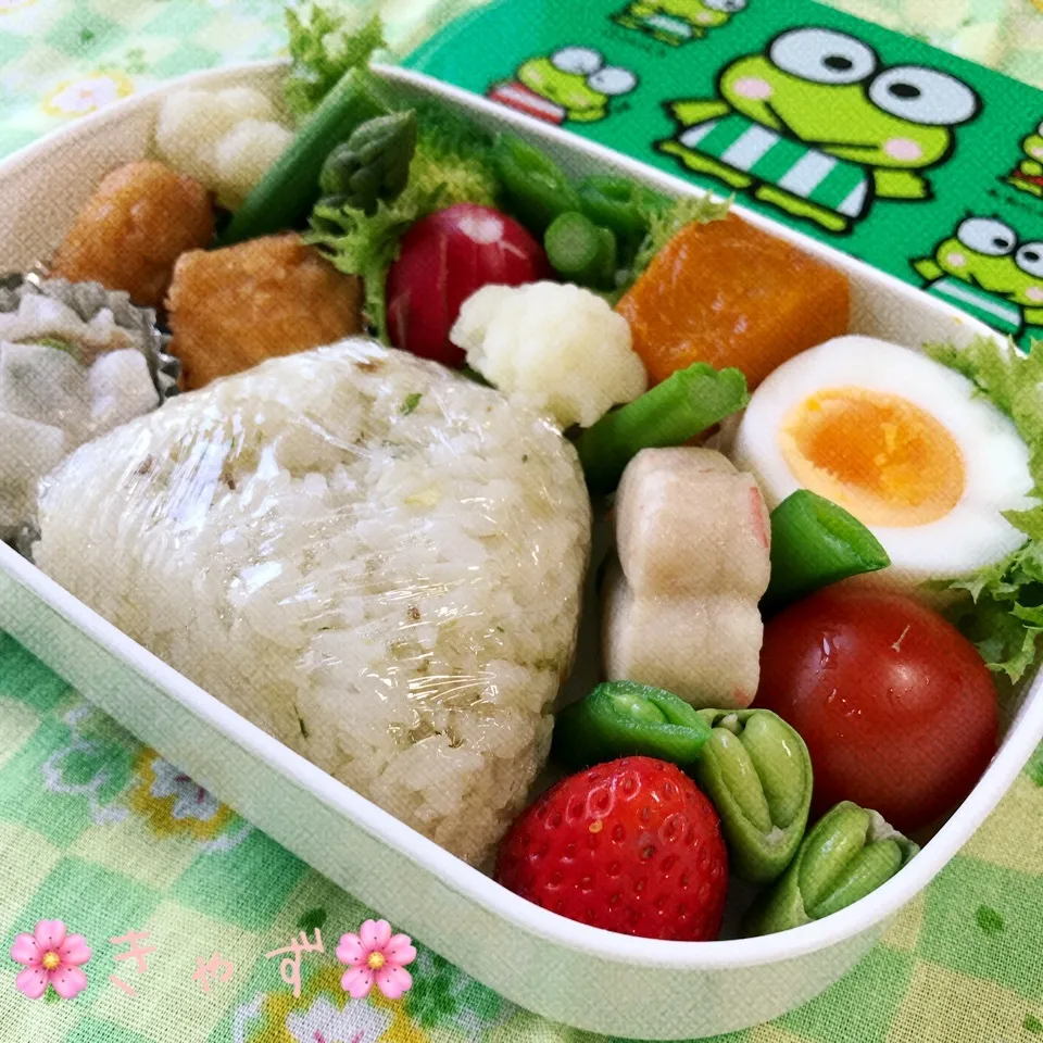 今日の娘お弁当🍱 おにぎり|きゃずさん