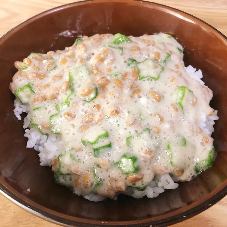 Snapdishの料理写真:オクラとろろ納豆丼|まぁたんさん