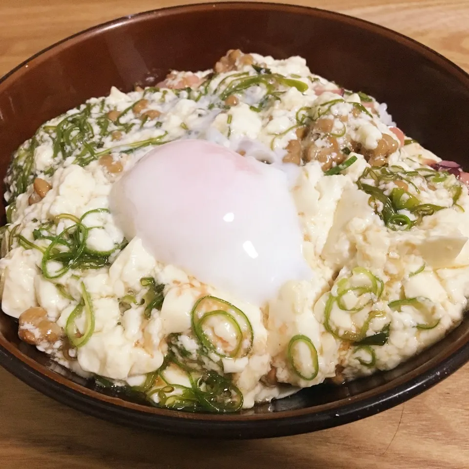 温玉タコ明太めかぶ納豆腐丼|まぁたんさん