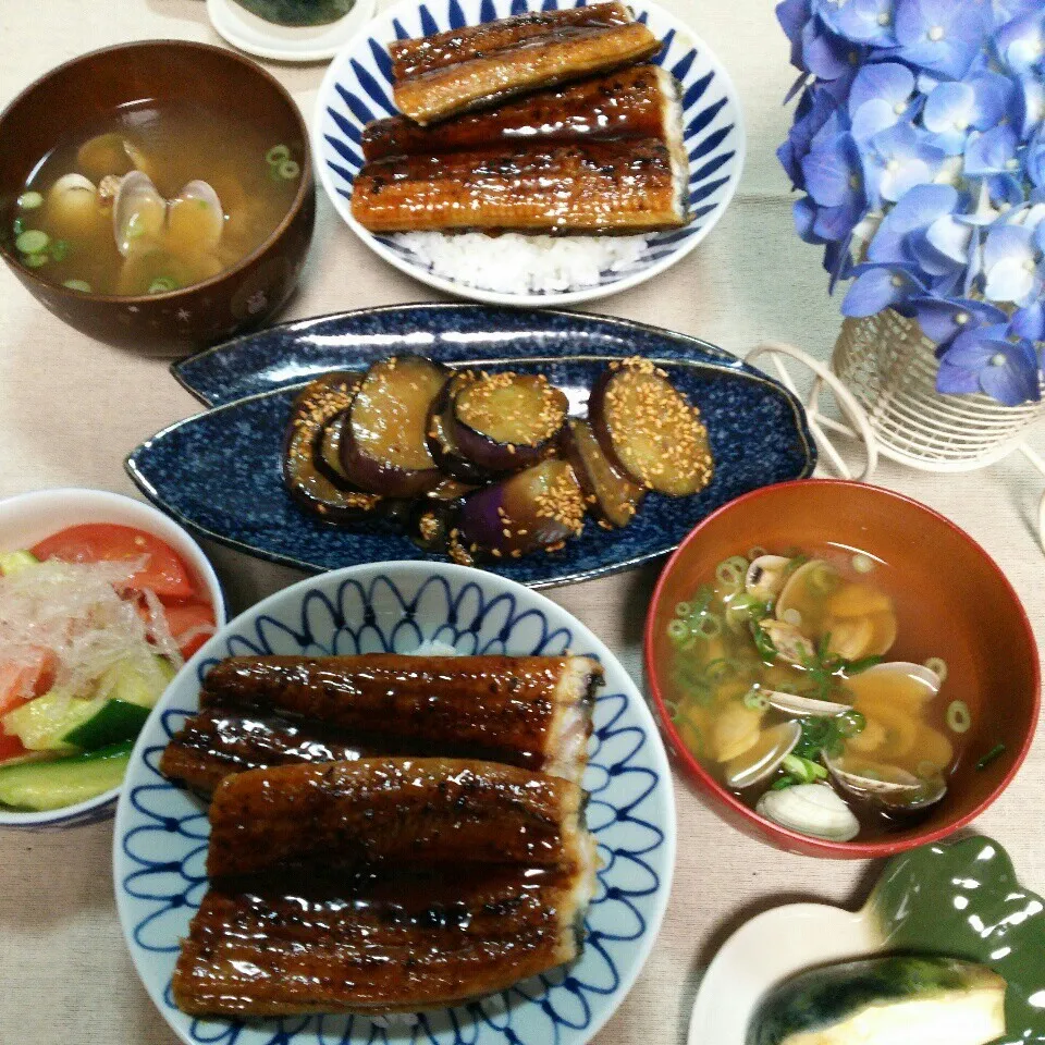 Snapdishの料理写真:ド～ンと鰻丼|くりんさん