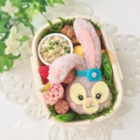 Snapdishの料理写真:ステラルーちゃん🐰おにぎり弁当|R.a.mさん