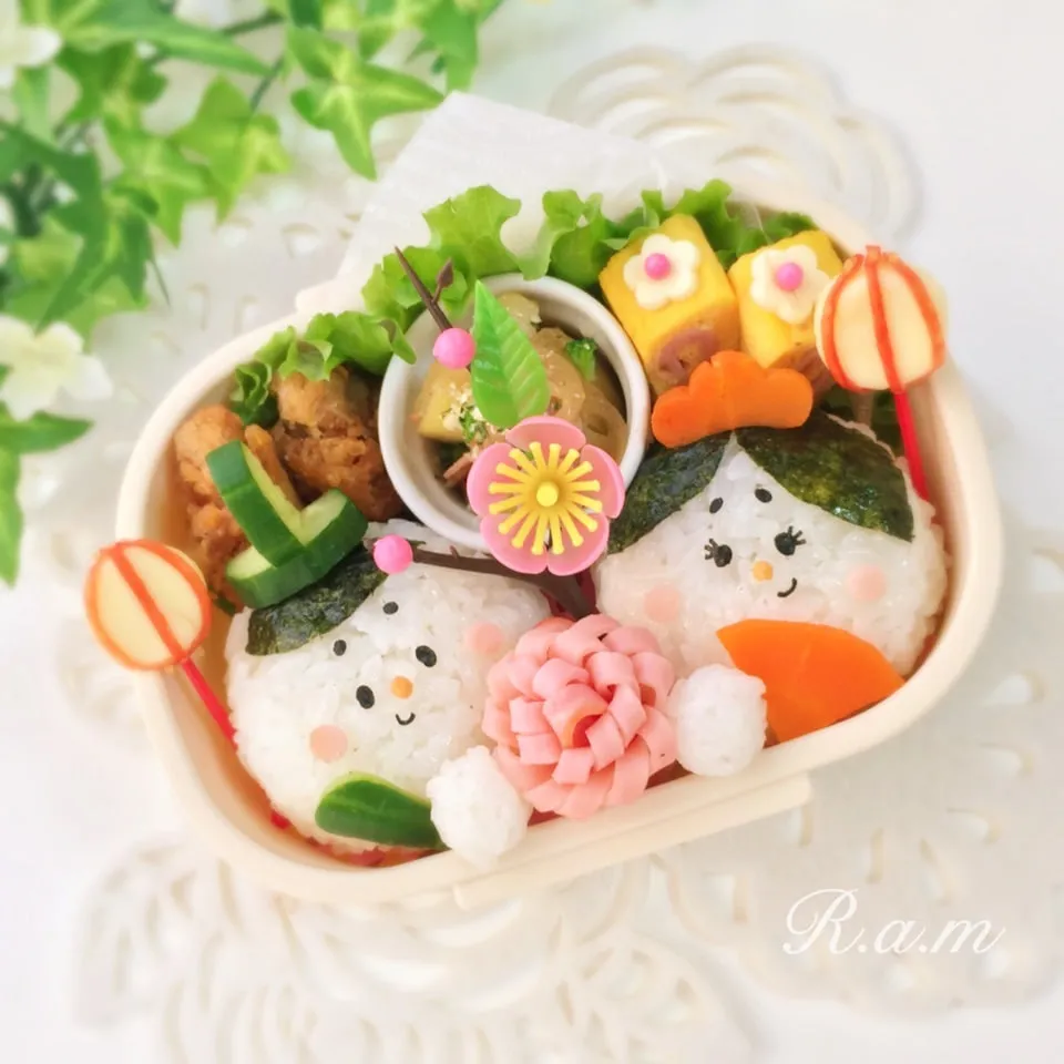 Snapdishの料理写真:おひなさま🎎おにぎり弁当✧︎*。|R.a.mさん