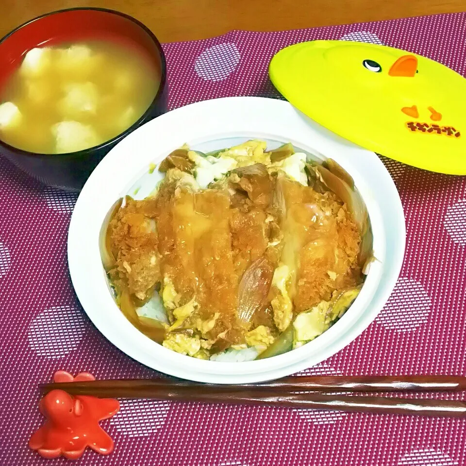 Snapdishの料理写真:＊カツ丼でお疲れ様晩ご飯🌃🍴🎵＊|とししいたけさん