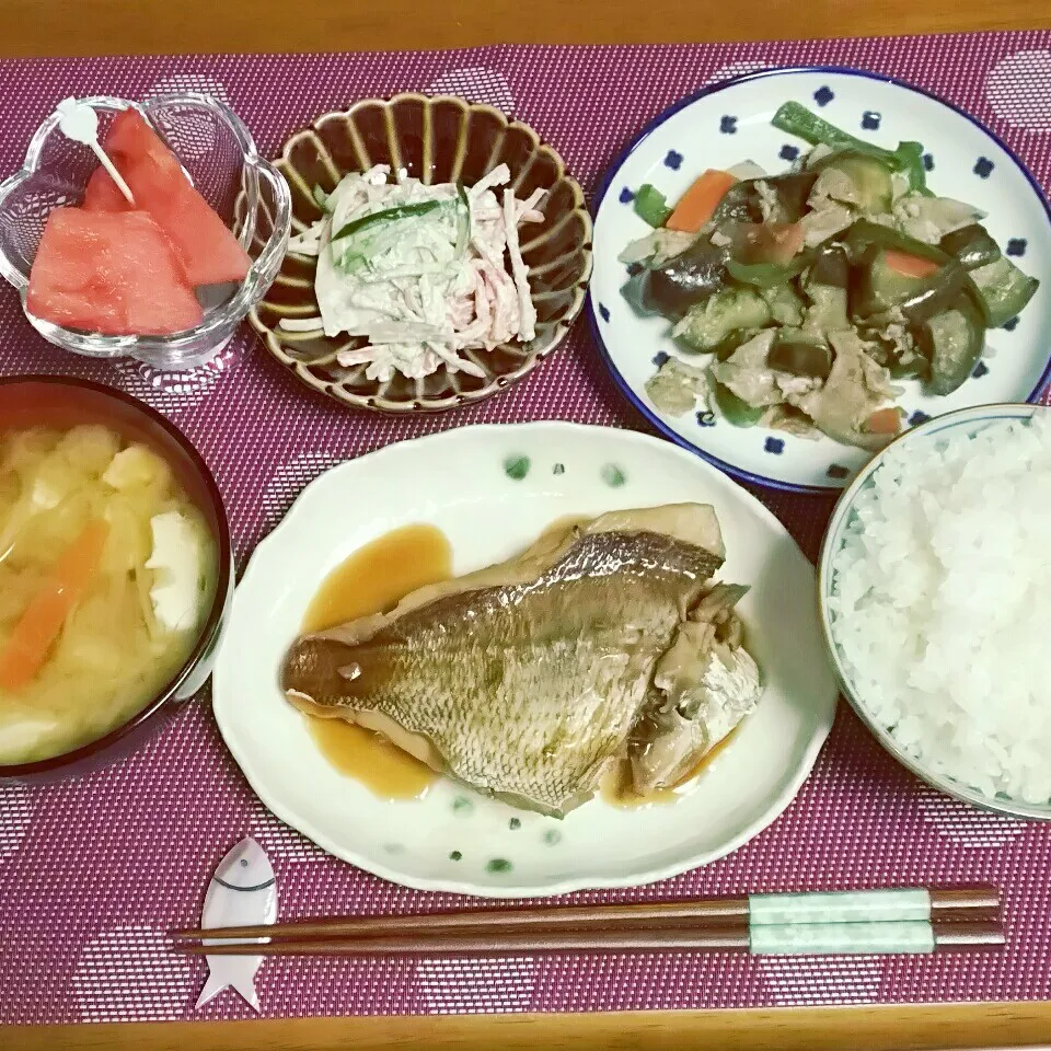 Snapdishの料理写真:＊鯛の煮つけ🐟豚肉と茄子の塩炒め🎵晩ご飯🌃🍴＊|とししいたけさん