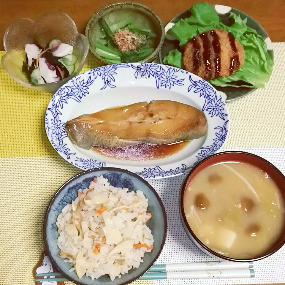 ＊タケノコご飯🍚晩ご飯🌃🍴🎵＊|とししいたけさん