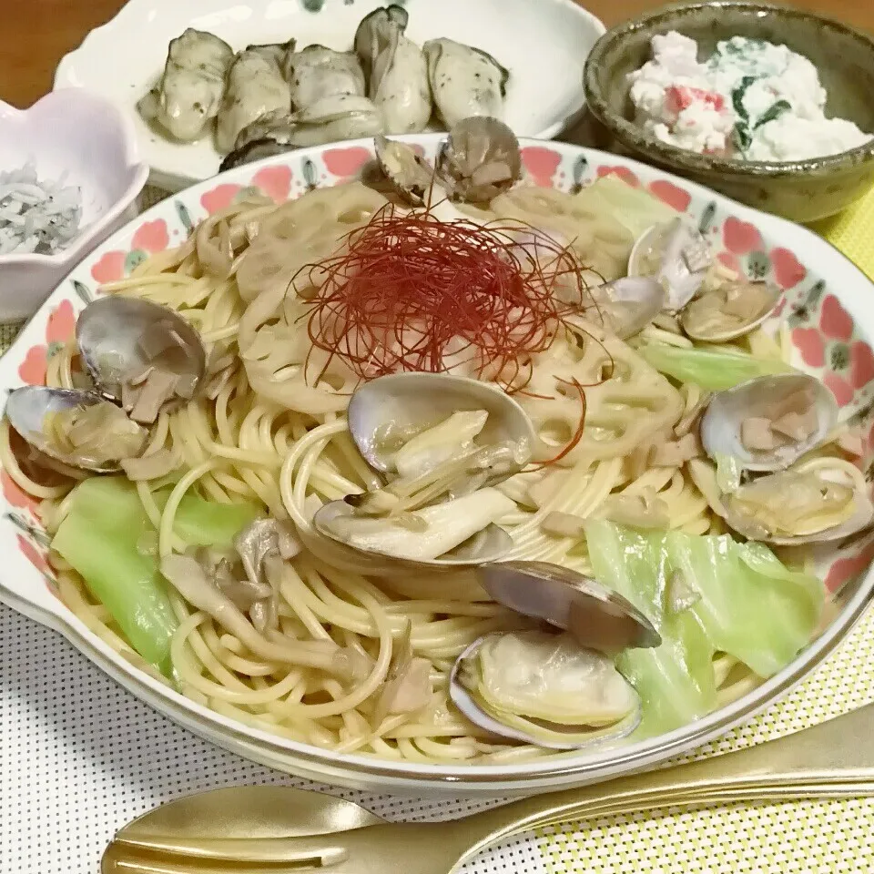 Snapdishの料理写真:＊具たっぷり❤ボンゴレスパゲッティ🍝＊|とししいたけさん