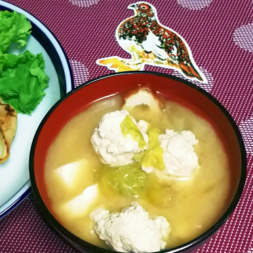 ＊鶏団子のお味噌汁🐔＊|とししいたけさん