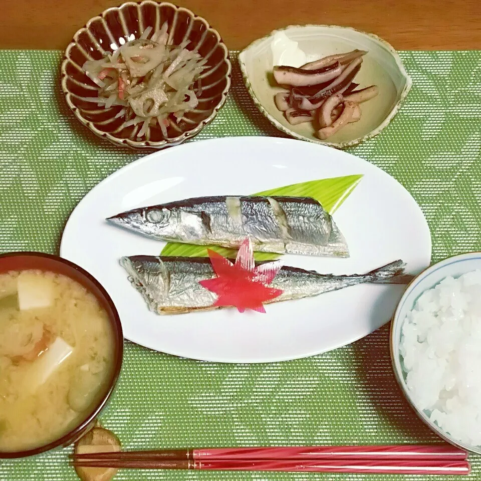 ＊秋刀魚の塩焼き🐟晩ご飯🍚🎵＊|とししいたけさん