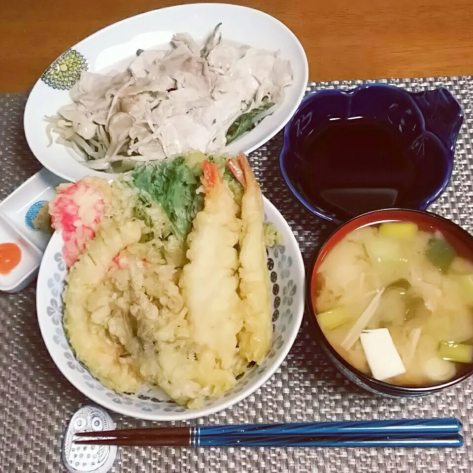 Snapdishの料理写真:＊天丼🍤豚蒸ししゃぶ🐷晩ご飯🌃🍴🎵＊|とししいたけさん