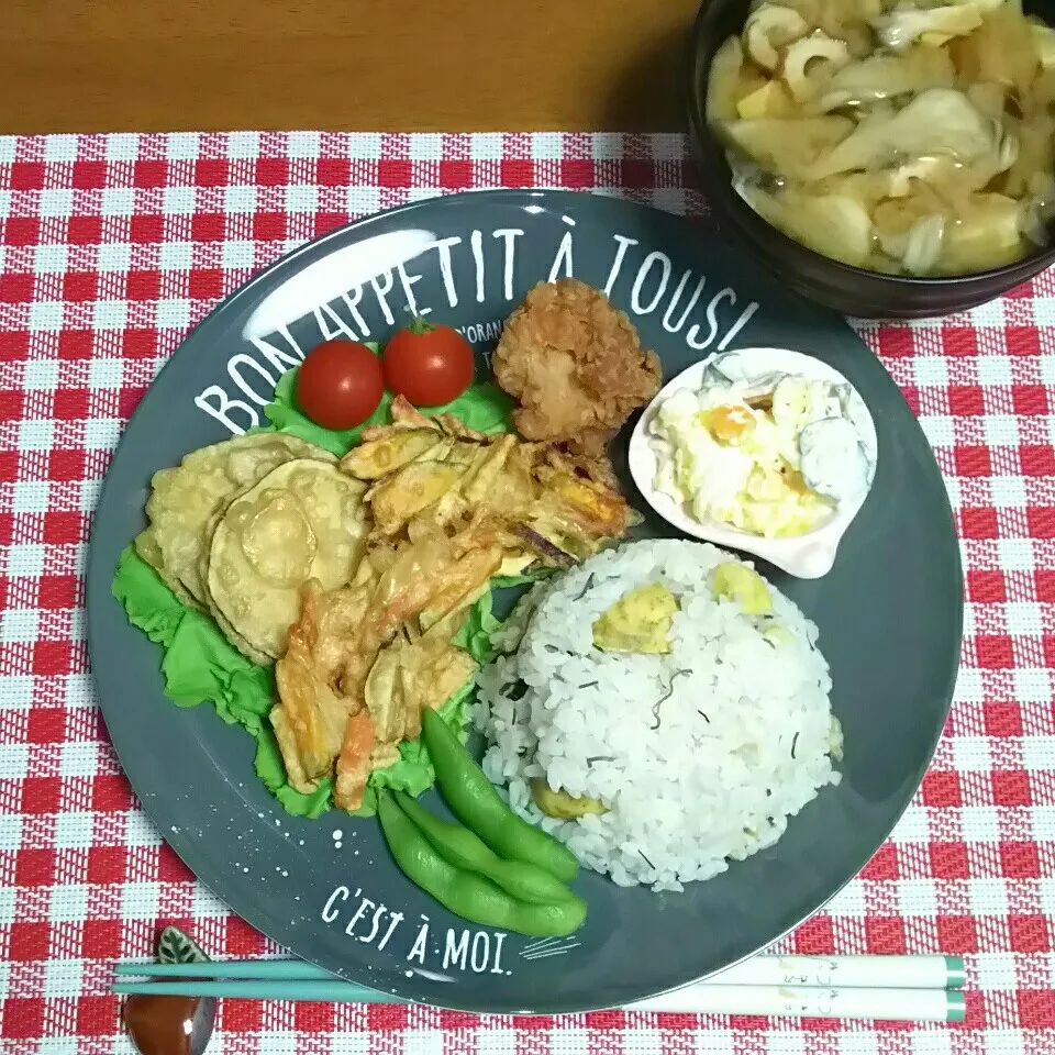 Snapdishの料理写真:＊今日の晩ご飯❤栗ご飯🌰ワンプレート＊|とししいたけさん