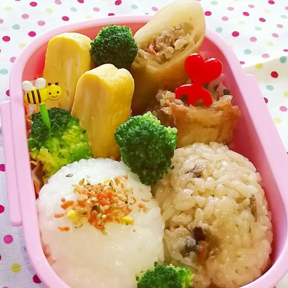 Snapdishの料理写真:＊２色おにぎり弁当＊|とししいたけさん