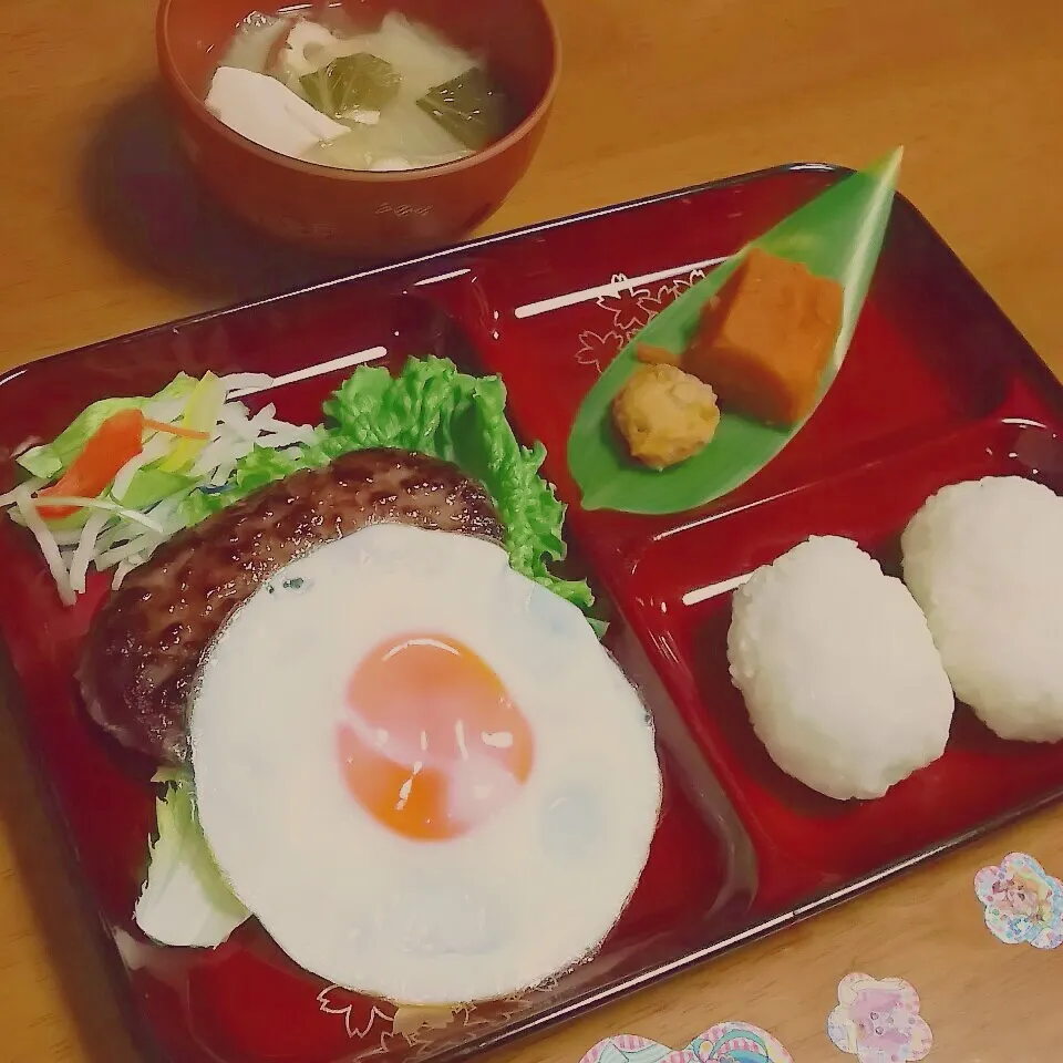 ＊お子様定食～目玉焼きハンバーグ～＊|とししいたけさん