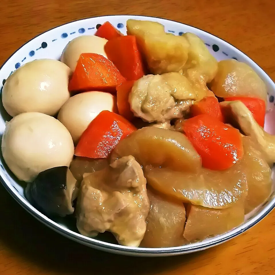 ＊鶏肉と大根の煮物＊|とししいたけさん