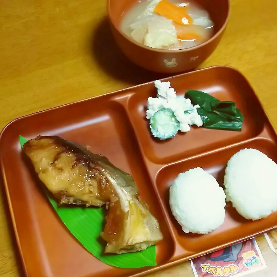 Snapdishの料理写真:＊４歳娘の和定食～ブリの照り焼きと豚汁～＊|とししいたけさん