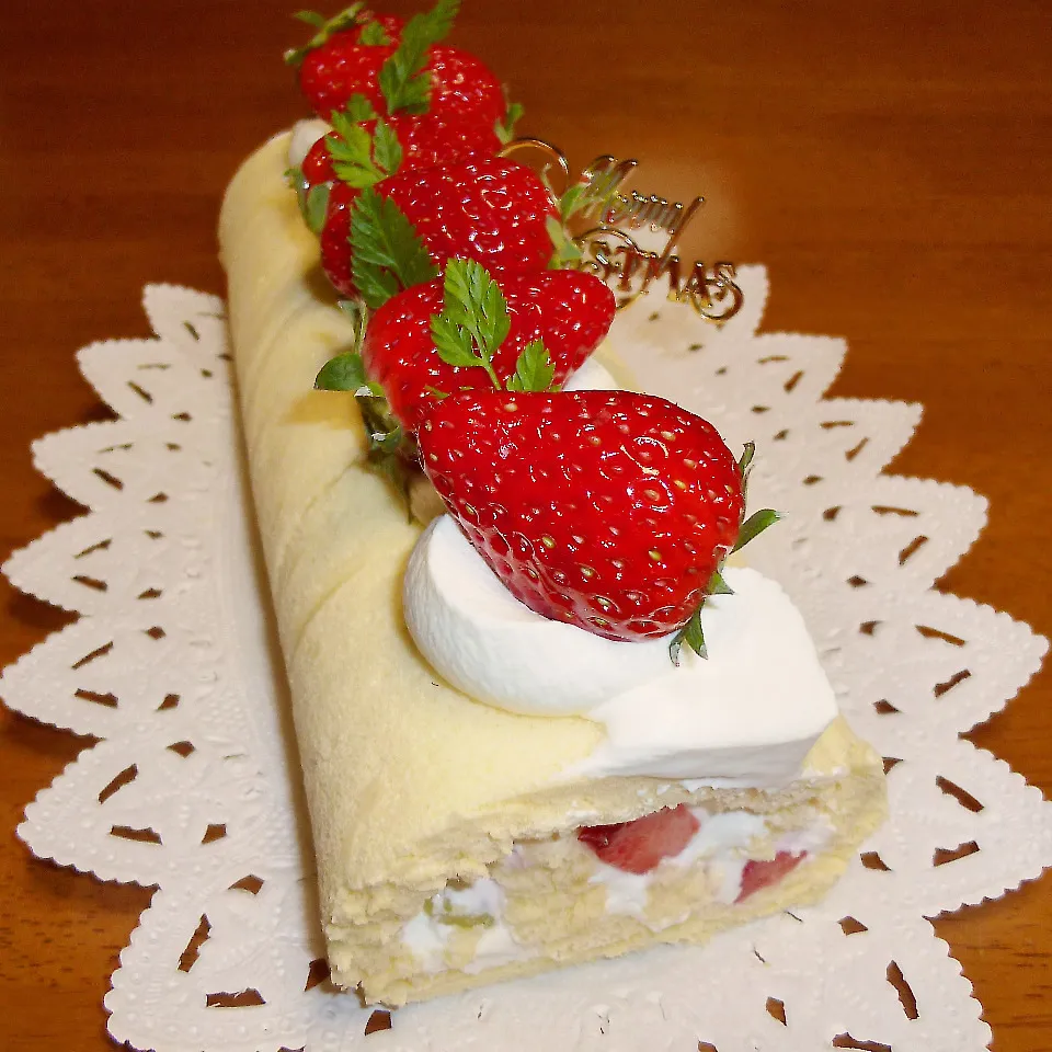 ＊クリスマス苺ロールケーキ＊|とししいたけさん