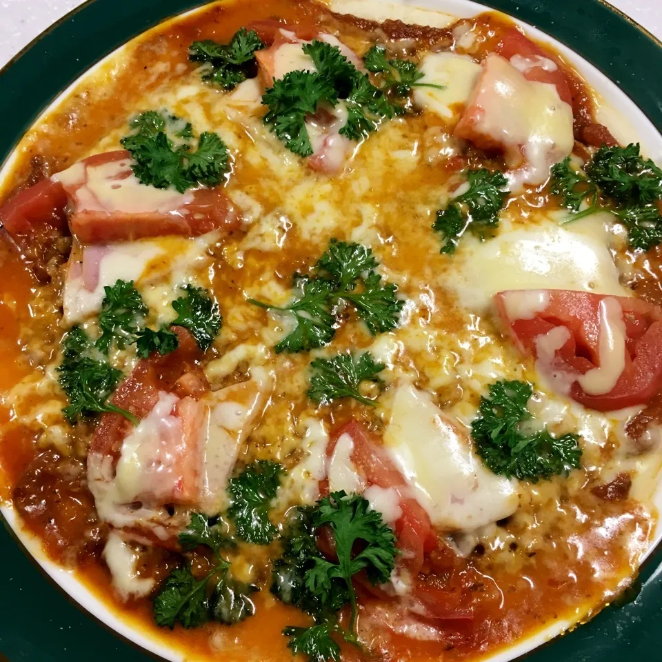 チョー簡単‼️メッチャ美味い‼️ミートソースで作ったピザ|つるひめさん